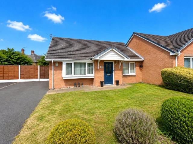 Bungalow for sale in Boothroyden, Manchester