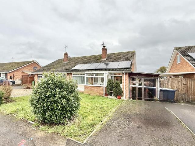 Bungalow for sale in Tibberton, Bromsberrow Heath
