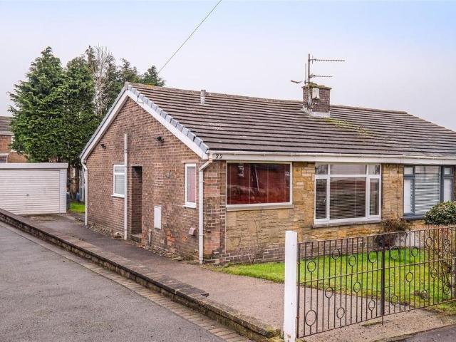 Bungalow for sale in Halifax, Illingworth