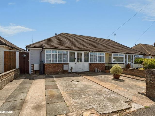 Bungalow for sale in Wick, Clapham
