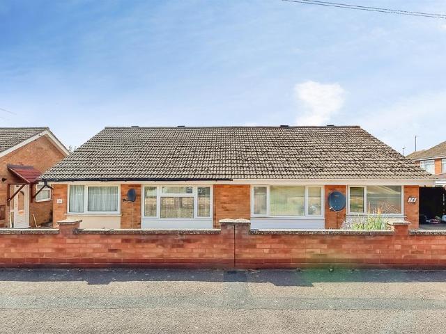Bungalow for sale in Leisure Village, Kettering