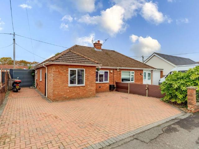 Bungalow for sale in Dumpling Green, Breckland