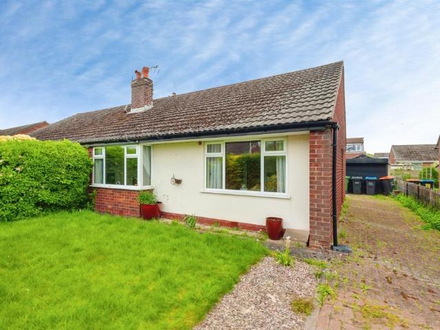 Bungalow for sale in Sutton Weaver, Cheshire