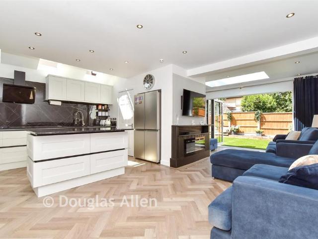 Bungalow for sale in Langdon Hills, Basildon