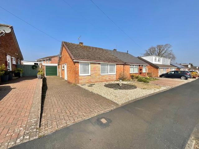 Bungalow for sale in Stone, Baswich