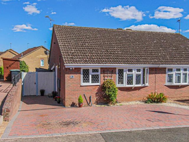 Bungalow for sale in Crow Hill, Irthlingborough