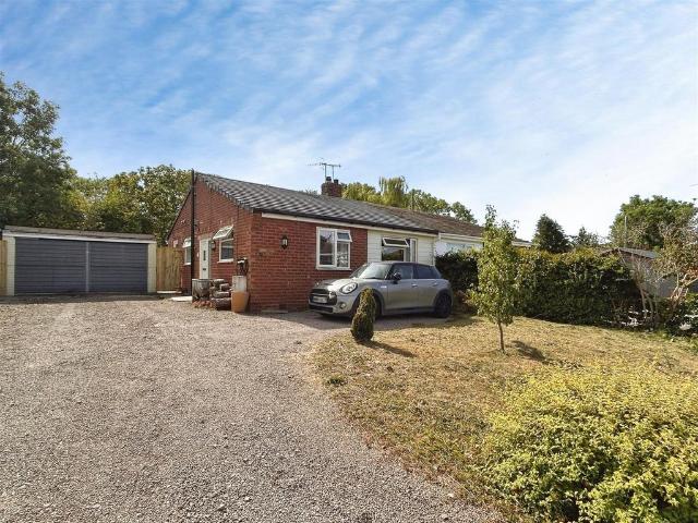 Bungalow for sale in Crookhill, Worcestershire