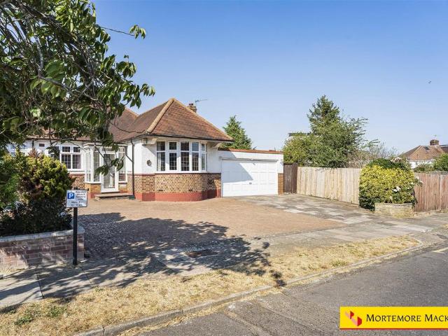 Bungalow for sale in Grange Park, Greater London