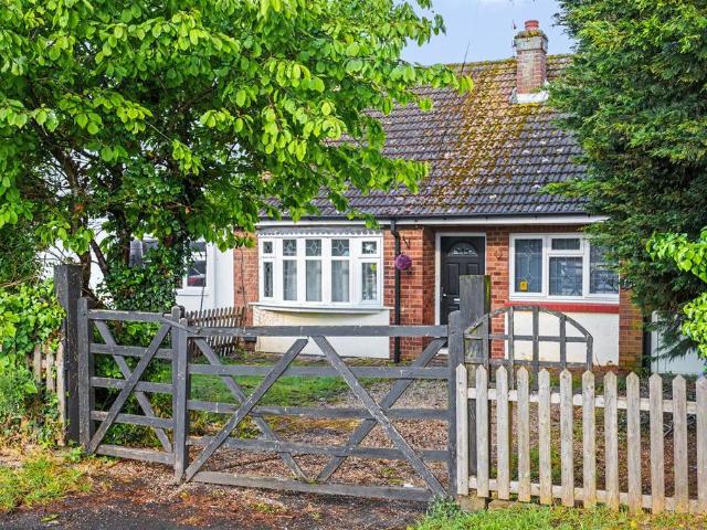 Bungalow for sale in Barling, Essex