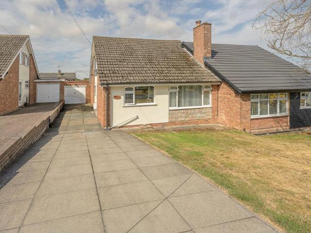 Bungalow for sale in Sedgley, West Midlands