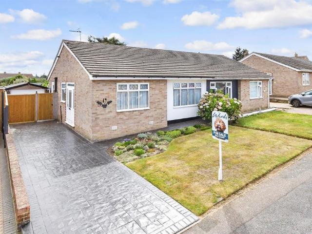 Bungalow for sale in Midway, Kent