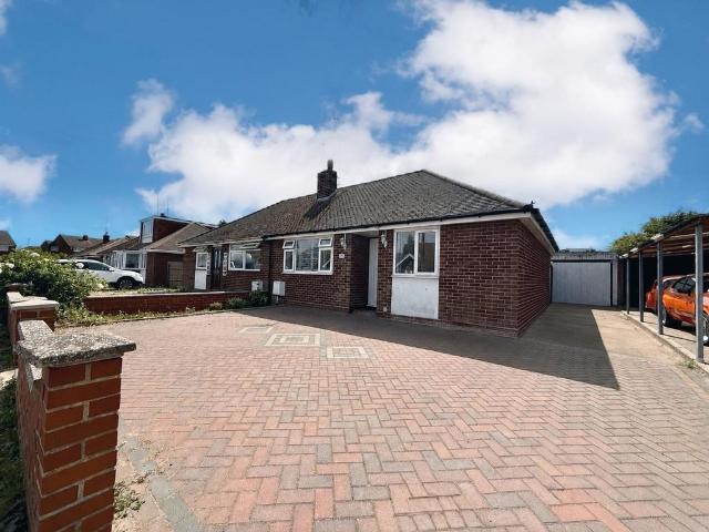 Bungalow for sale in Lewsey Farm, Luton