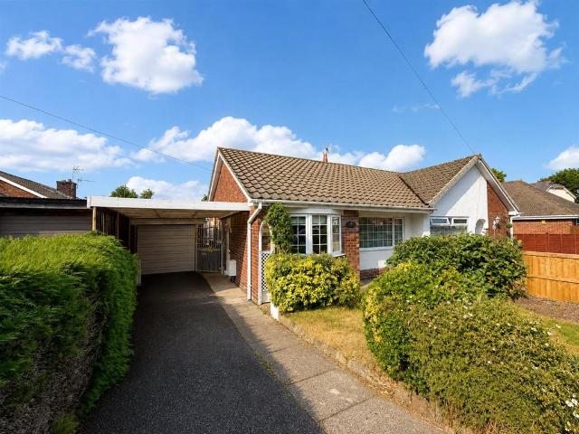 Bungalow for sale in Little Mountain, Wales