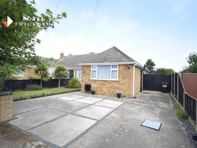 Bungalow for sale in Holland-on-Sea, Dale Hill