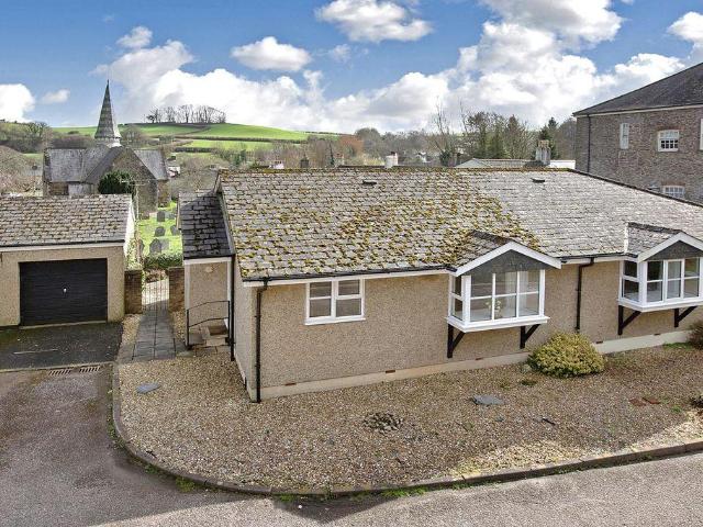 Bungalow for sale in Strode, Devon