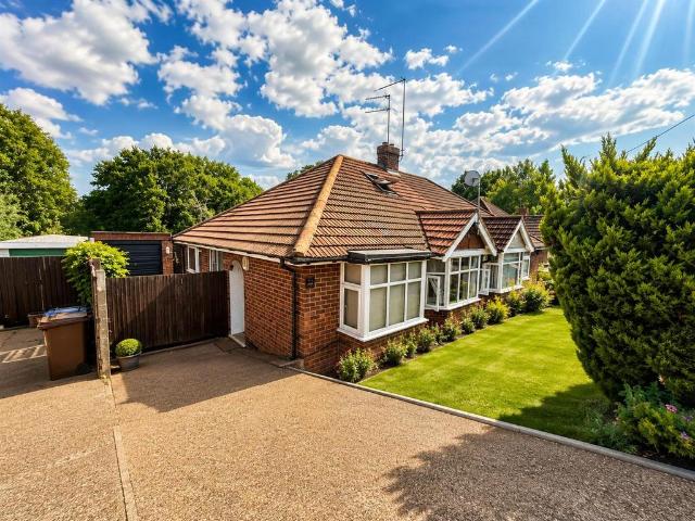 Bungalow for sale in Northampton, Northamptonshire