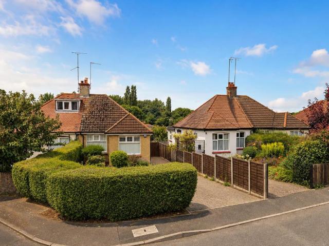 Bungalow for sale in Northampton, Northamptonshire