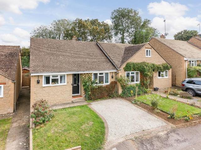 Bungalow for sale in Barford St John, Cherwell