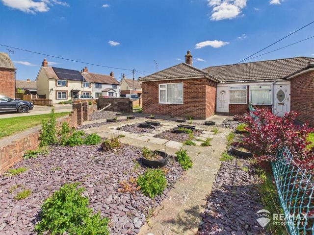 Bungalow for sale in Little Oakley, Dale Hill