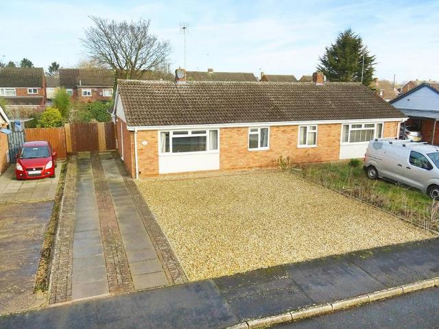 Bungalow for sale in Stanford On Avon, Leicestershire
