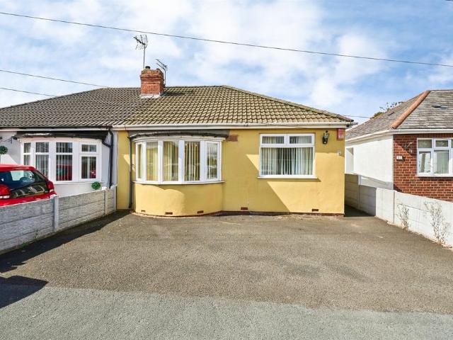 Bungalow for sale in Tipton, West Midlands