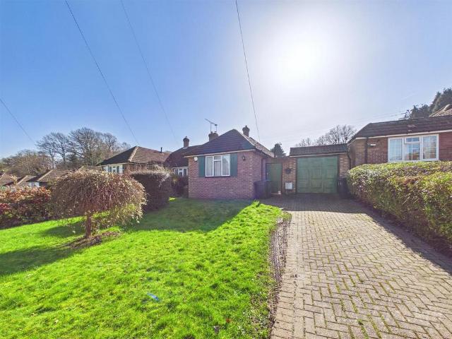 Bungalow for sale in London Borough of Croydon, Selsdon