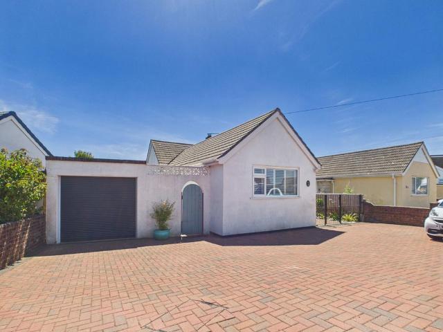 Bungalow for sale in Roselands, Livermead