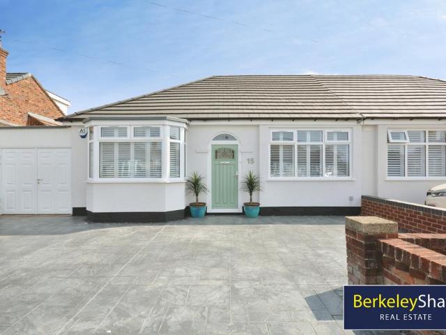 Bungalow for sale in Kennessee Green, Maghull