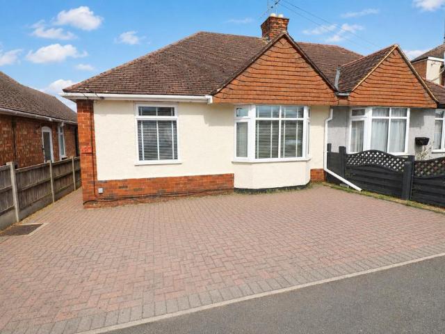 Bungalow for sale in Rushden