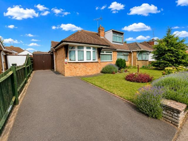Bungalow for sale in Lewsey Farm, Luton