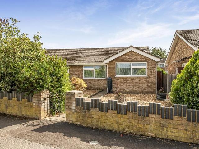 Bungalow for sale in Bedford