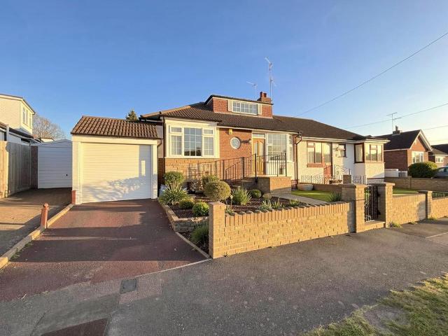 Bungalow for sale in Warden Hill, Luton