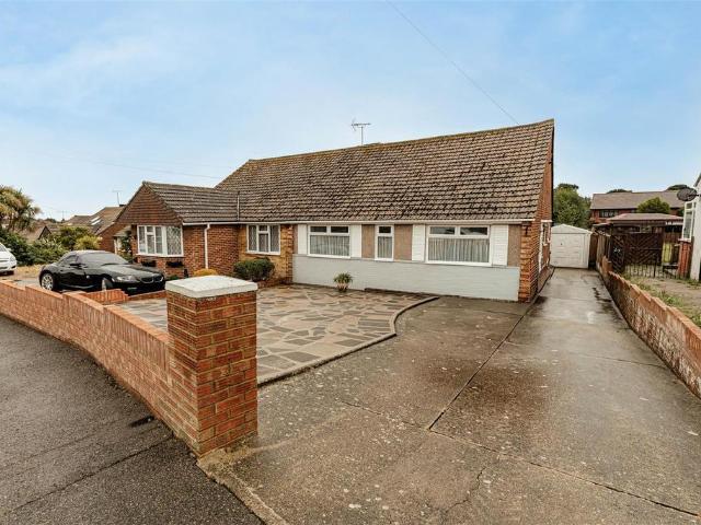 Bungalow for sale in Upton, Acol