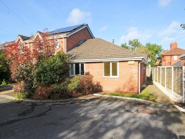 Bungalow for sale in Lostock Gralam, Cheshire West and Chester