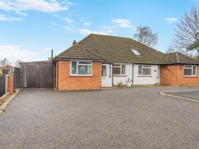 Bungalow for sale in Midway, Kent