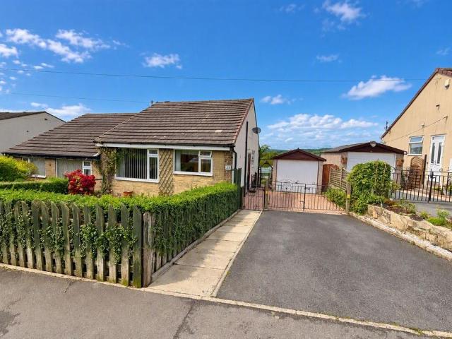 Bungalow for sale in Thwaites Brow, Bradford