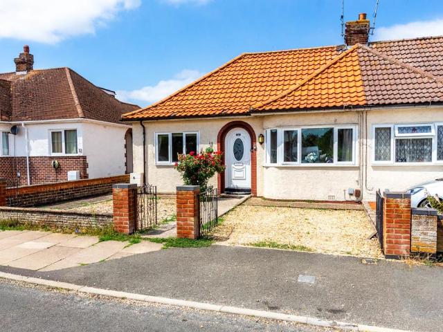 Bungalow for sale in Rushden