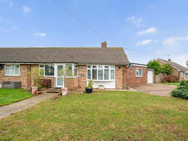 Bungalow for sale in Rose Green, Arun