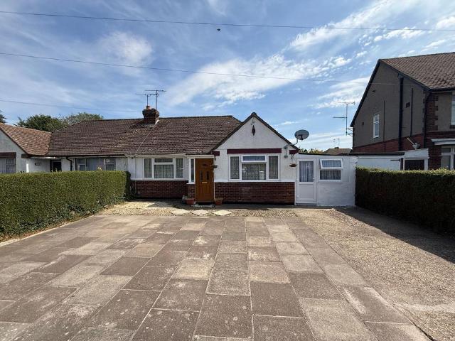 Bungalow for sale in Bramingham Park, Luton