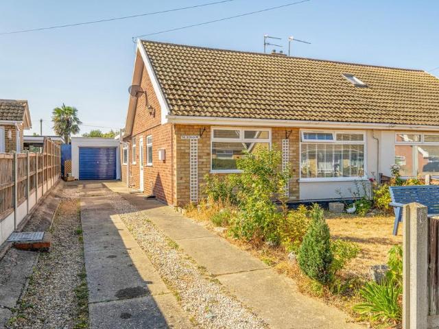 Bungalow for sale in Stokesby, Norfolk