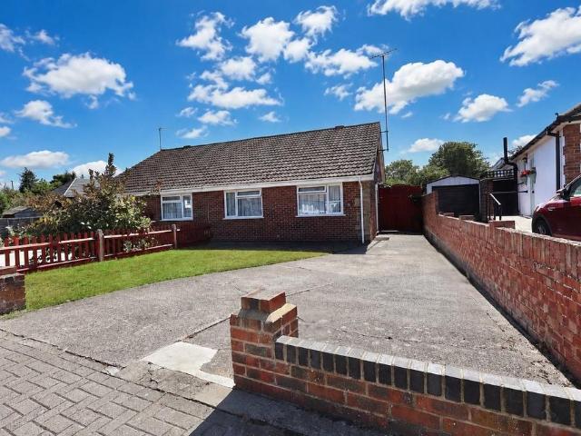 Bungalow for sale in St Paul's Cray, Greater London