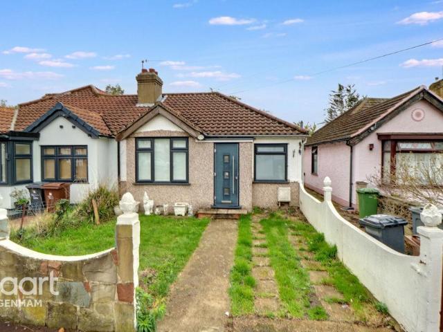 Bungalow for sale in Dagenham, Cat Hill