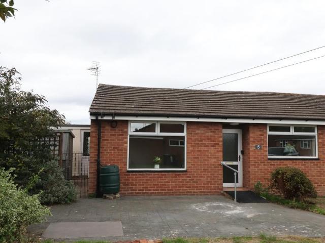 Bungalow for sale in Stanford On Avon, Leicestershire