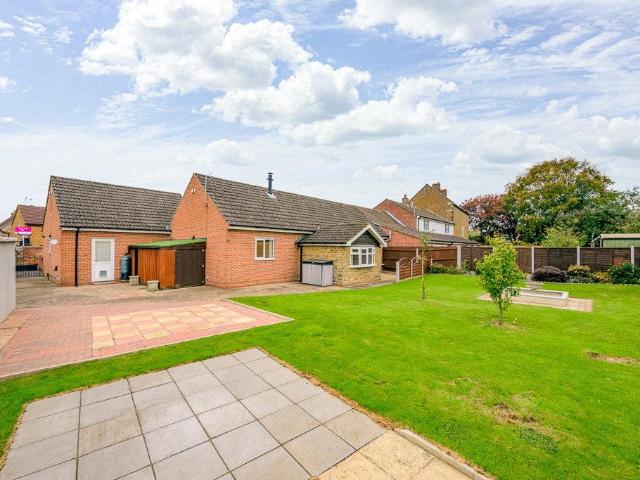 Bungalow for sale in Barholm, Lincolnshire