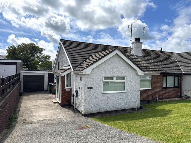 Bungalow for sale in Llangefni, Wales