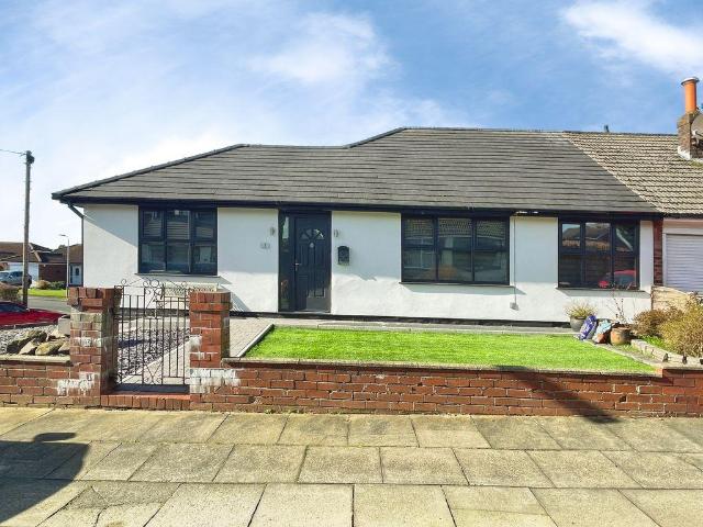 Bungalow for sale in Brandlesholme, Bury