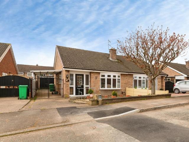 Bungalow for sale in Hempshill Vale, Haddon