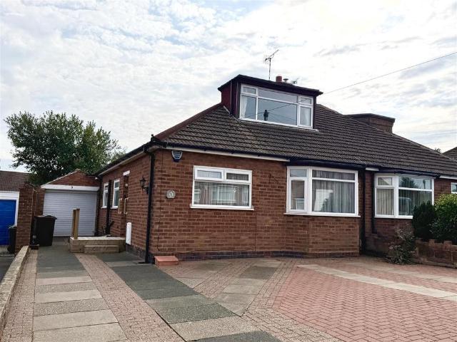 Bungalow for sale in Haslucks Green, Solihull