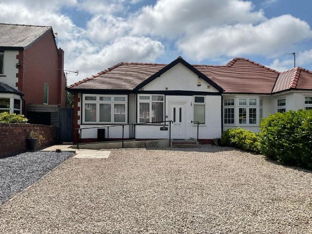 Bungalow for sale in Southport, Meols Cop