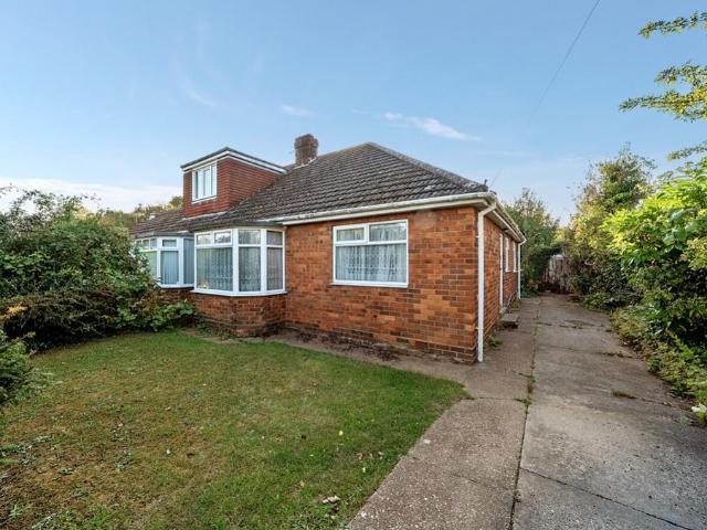 Bungalow for sale in New Waltham